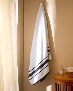 Hector Bath Towel - White/Navy